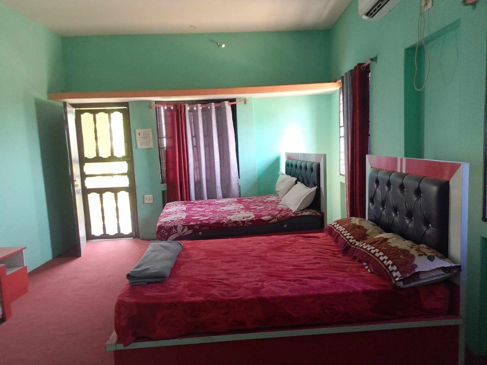 Subha Laxmi Hotel & Lodge Bahāsi Exteriér fotografie